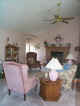 living_3.jpg (54097 bytes)